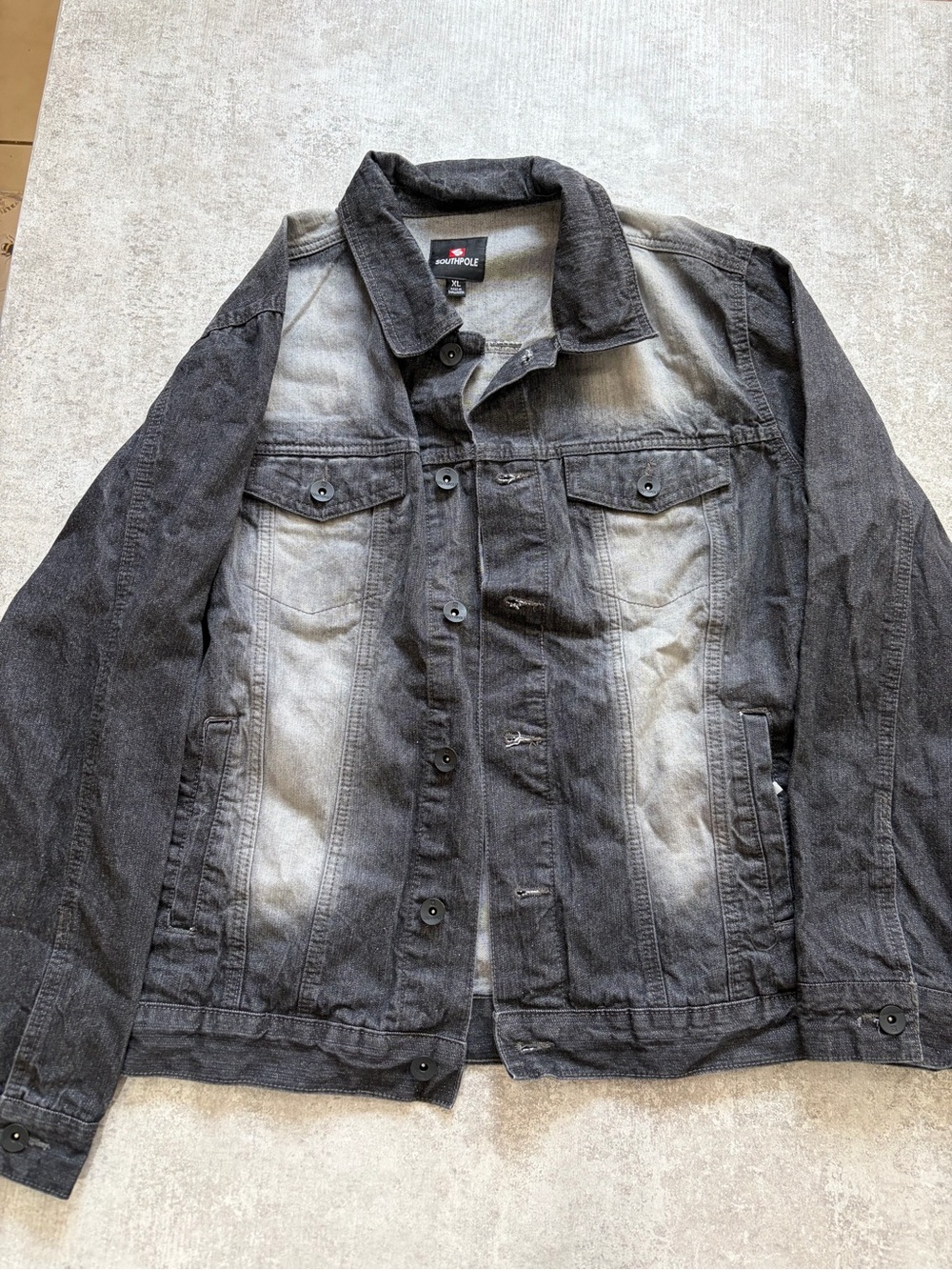 Roundpole Men's Black Washed Denim Jacket